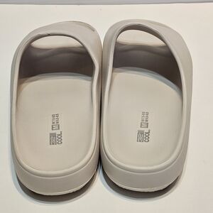 32 Degrees Cream Slip-On Footwear